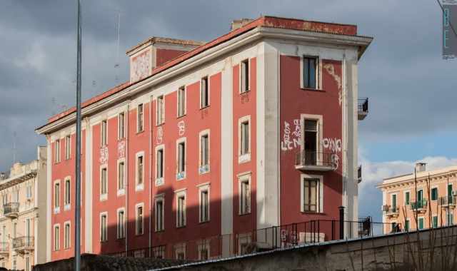 Bari, rinasce il palazzo rosso di via Beltrani: diventer caserma della Polizia ferroviaria